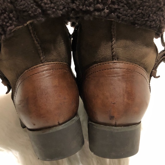 UGG 'Bellvue II' Leather Boot. - Picture 6 of 9